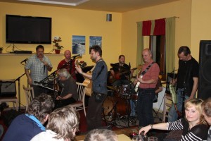 183859 204630992883536 7141370 n