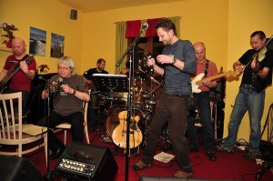 192764 204629842883651 7703548 o