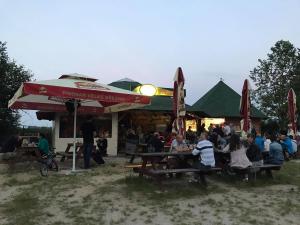 19095762 10155427678715850 3908653642662980040 o